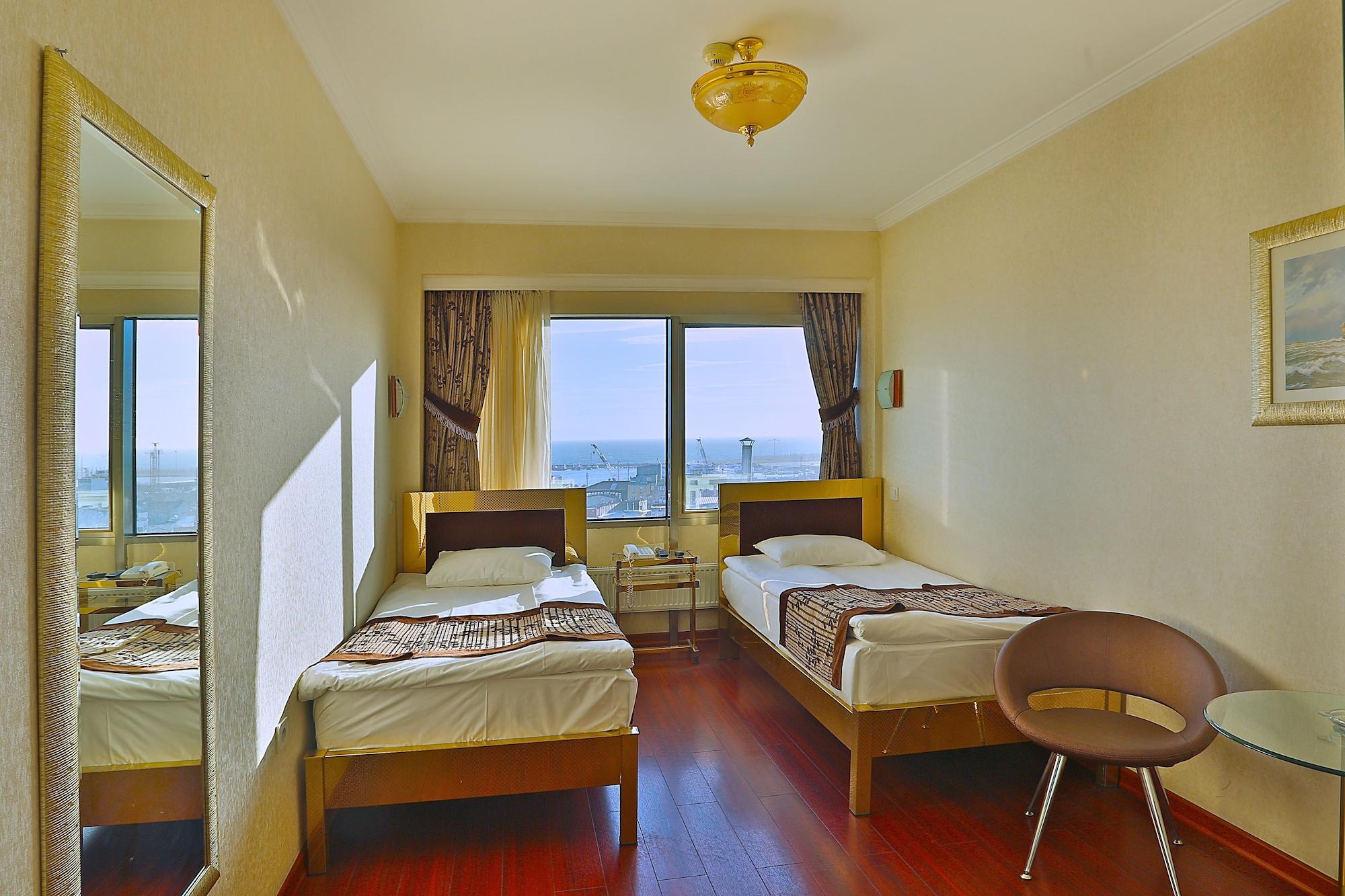 Grand Madrid Hotel Istanboel Buitenkant foto