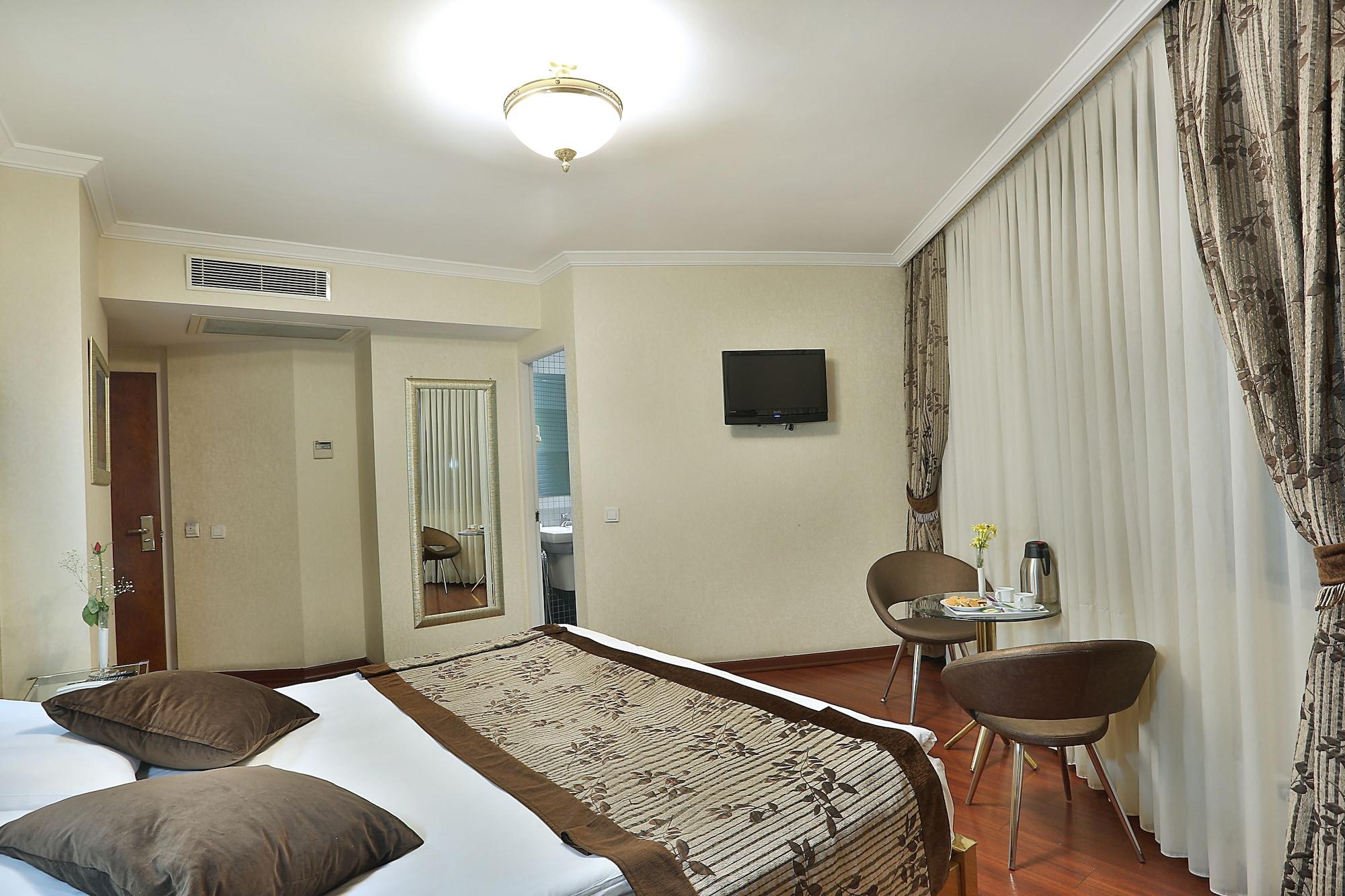 Grand Madrid Hotel Istanboel Buitenkant foto