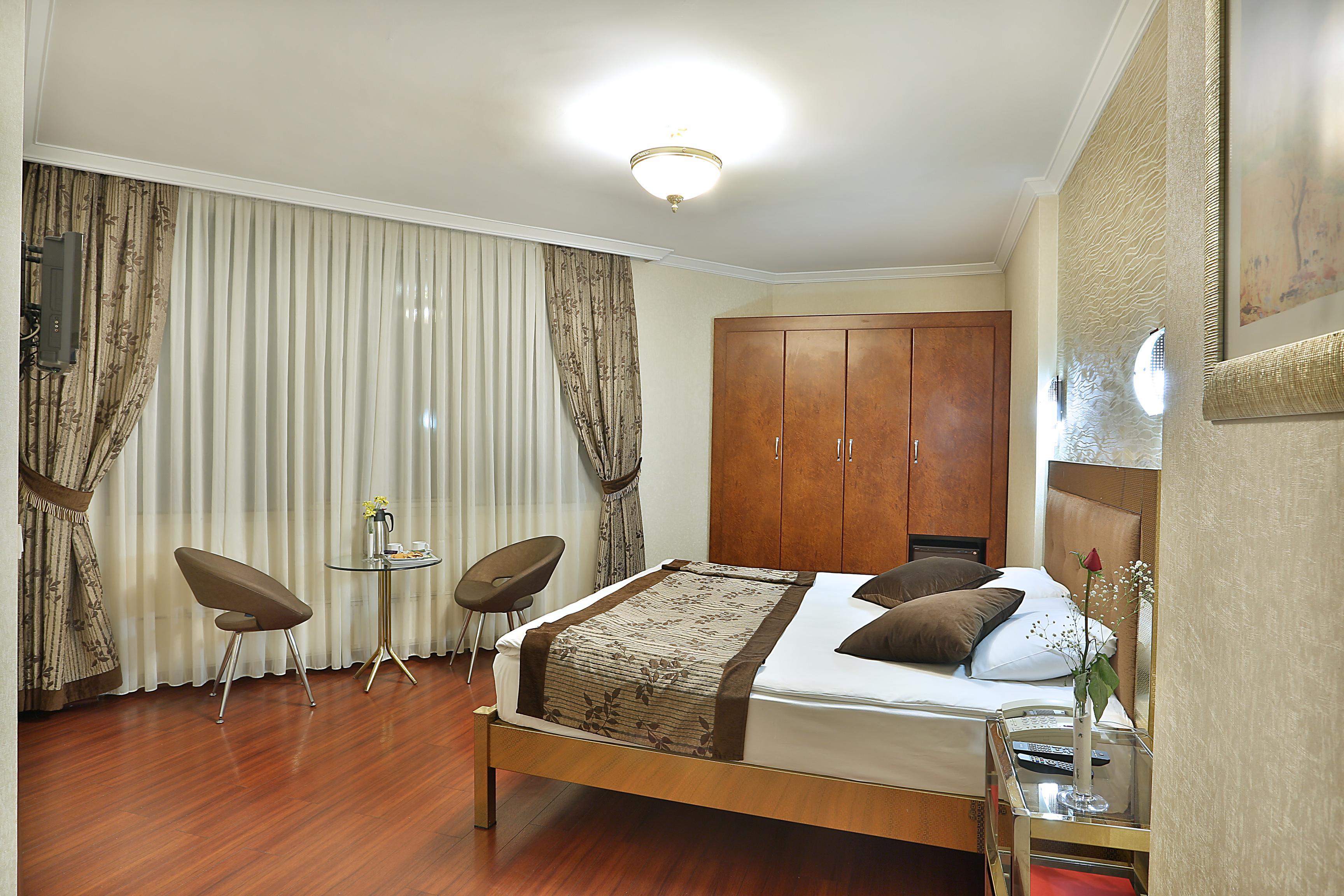 Grand Madrid Hotel Istanboel Buitenkant foto